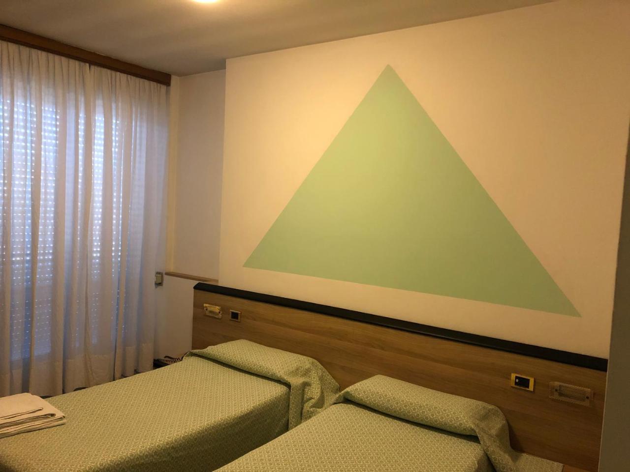 Hotel Roma Cassano Magnago Exterior foto